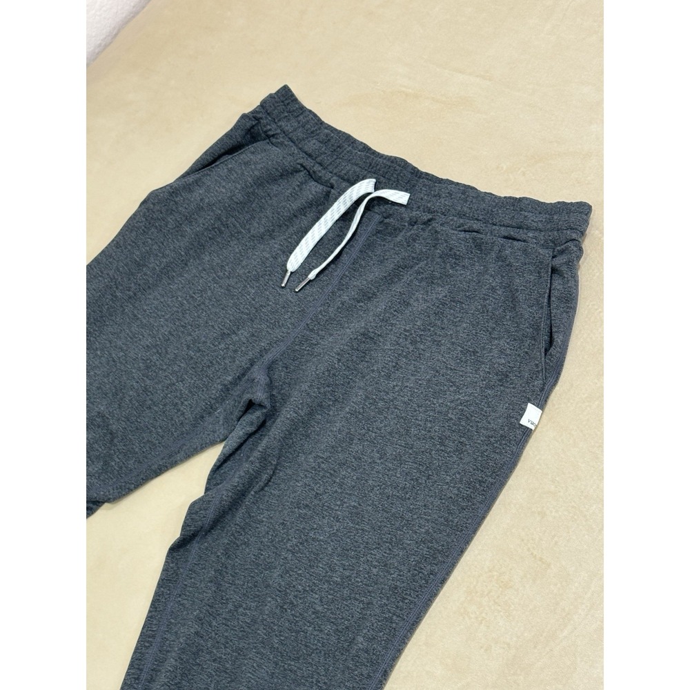 Vuori Women's Performance Jogger Cropped in Charcoal Heather, Size Small